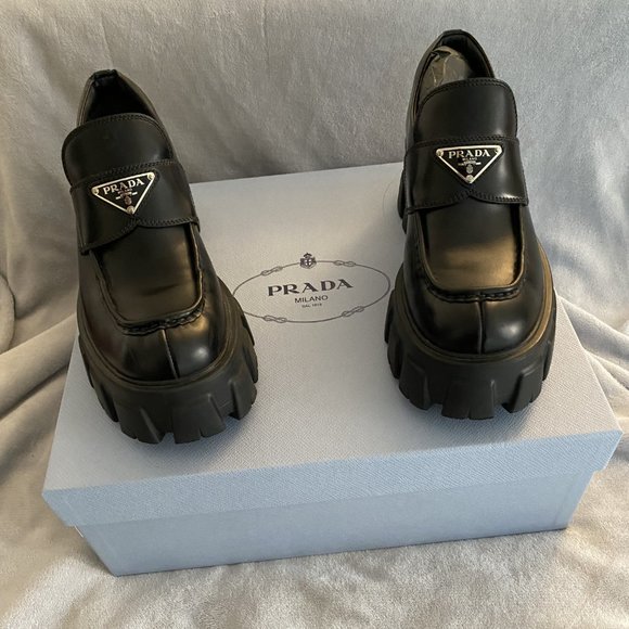 Prada Black Leather Loafers - Picture 4 of 4